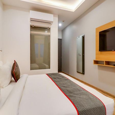 Super Townhouse Jashn Hotel Chinhat Екстериор снимка