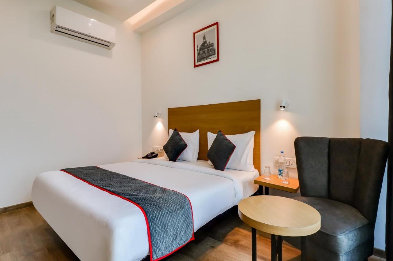 Super Townhouse Jashn Hotel Chinhat Екстериор снимка