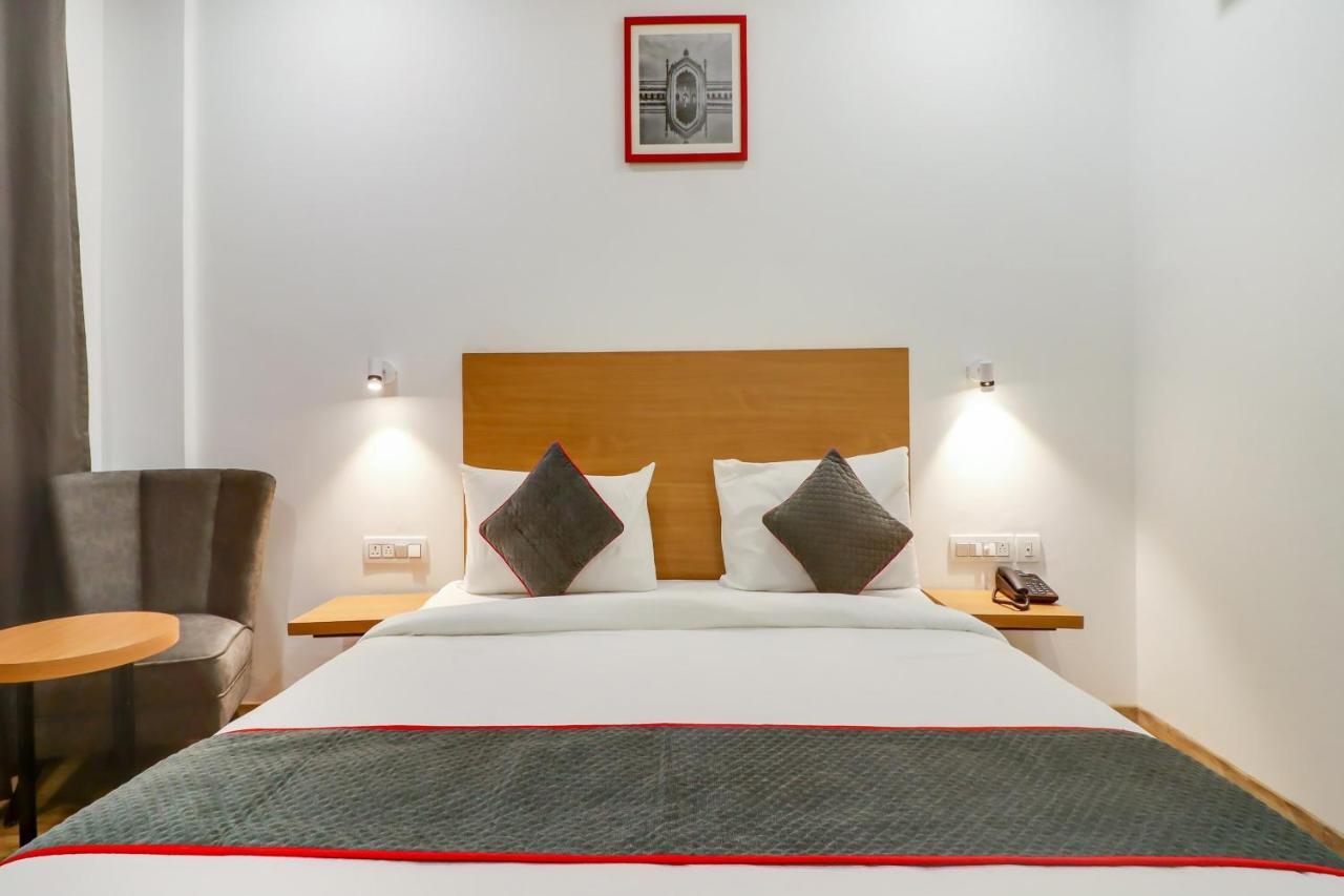 Super Townhouse Jashn Hotel Chinhat Екстериор снимка
