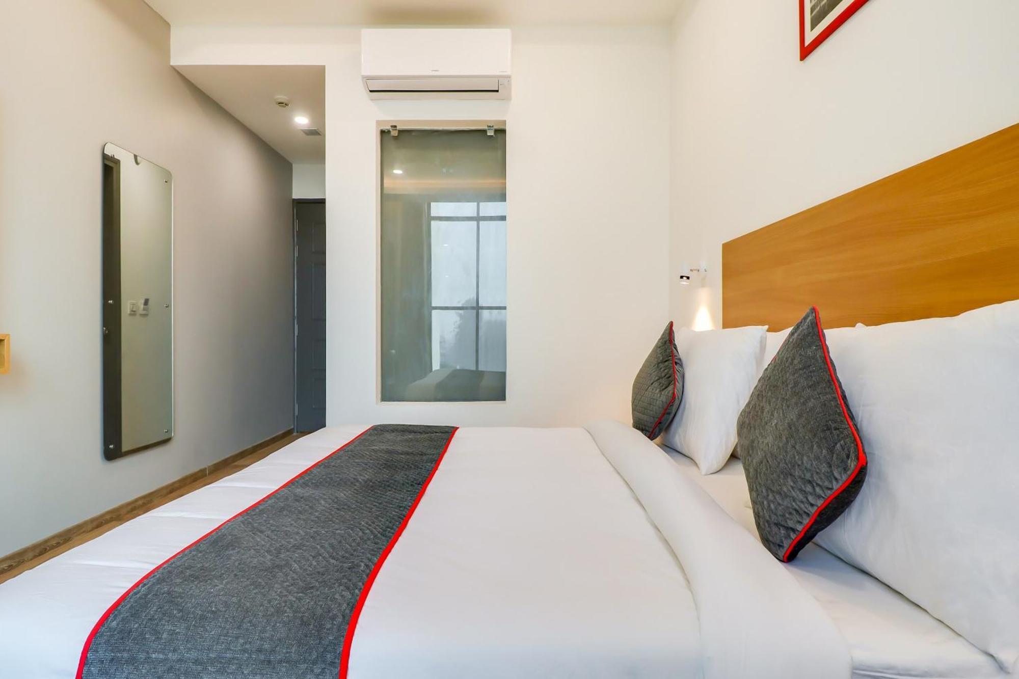 Super Townhouse Jashn Hotel Chinhat Екстериор снимка